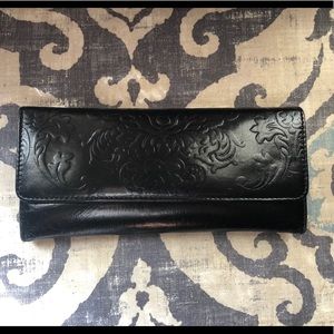 Hobo Sadie Embossed Leather Wallet